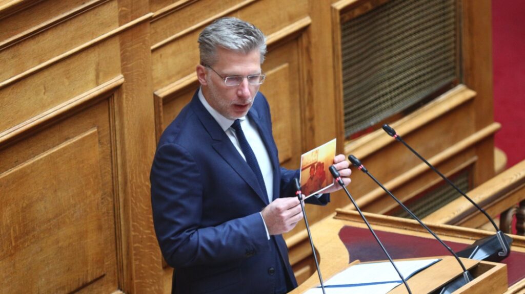 Άκης Σκέρτσος: Έχασα τον αδερφό μου σε τροχαίο - Νιώθω απόλυτα τον πόνο των οικογενειών