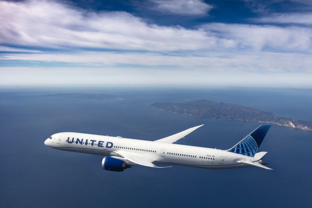 United Airlines: Επεκτείνει τις εποχικές πτήσεις της από την Αθήνα προς Newark και Washington D.C.