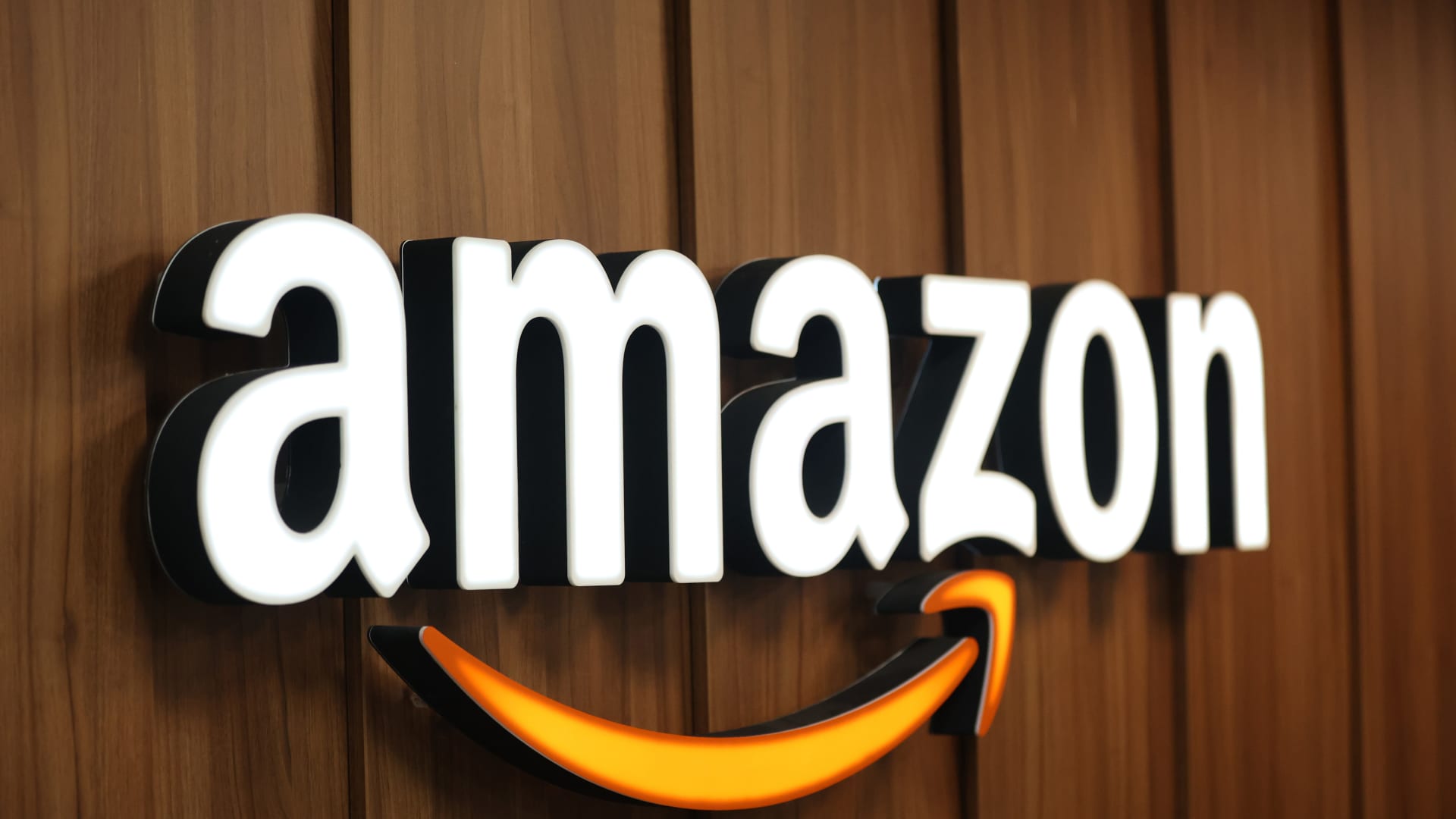 Υπετριπλασιασμός κερδών για την Amazon στα 10,4 δισ. δολ.