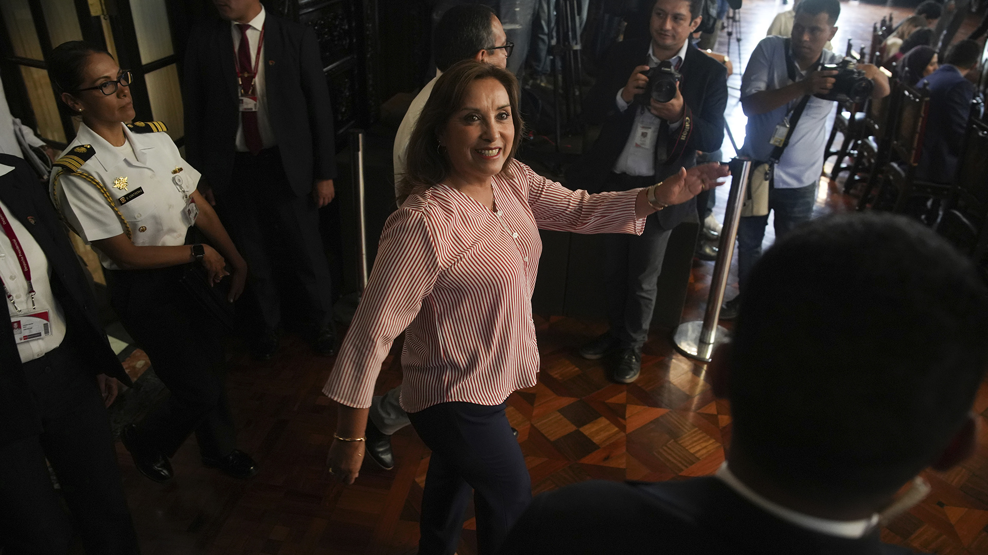 Περού: Έρευνα στην κατοικία της προέδρου μετά το σκάνδαλο με τα Rolex