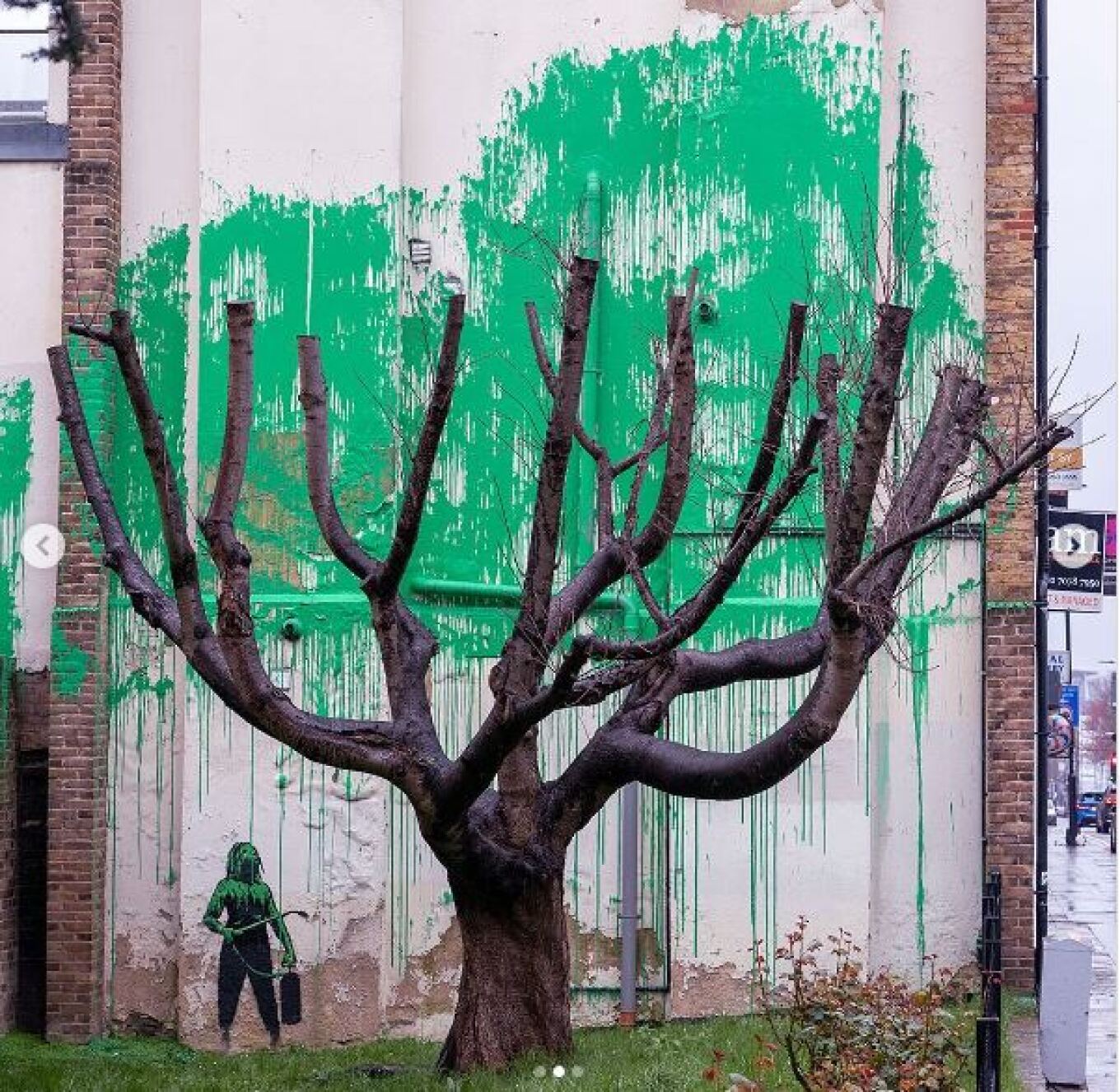 Bansky: Προστασία από πλαστικό στην νέα του τοιχογραφία στο Λονδίνο