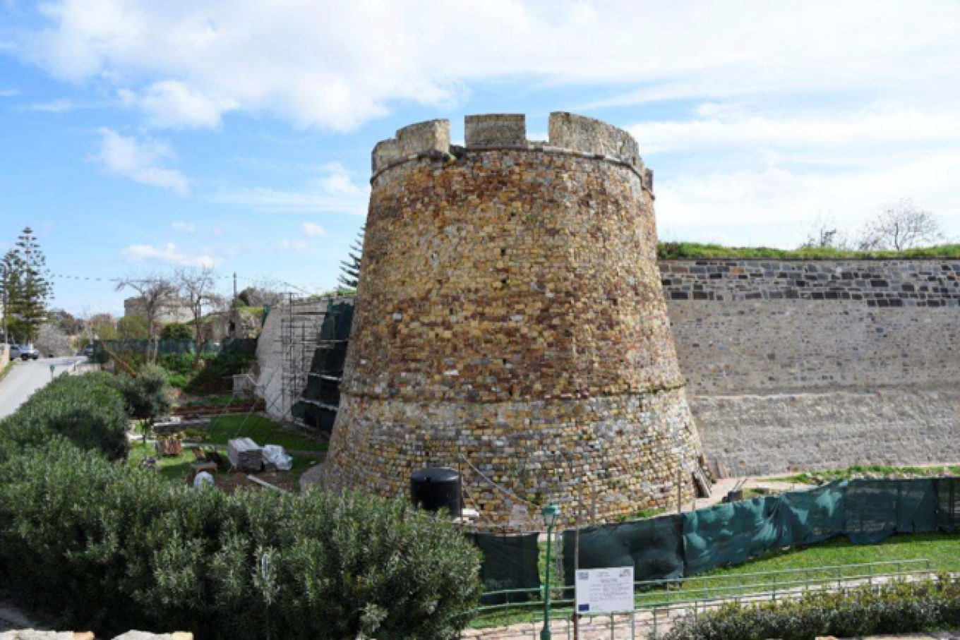 Υπουργείο Πολιτισμού: Αποκαθίσταται το Κάστρο της Χίου