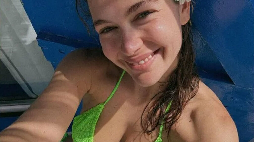 Η Κλέλια Ανδριολάτου ποζάρει με μπικίνι στο Instagram