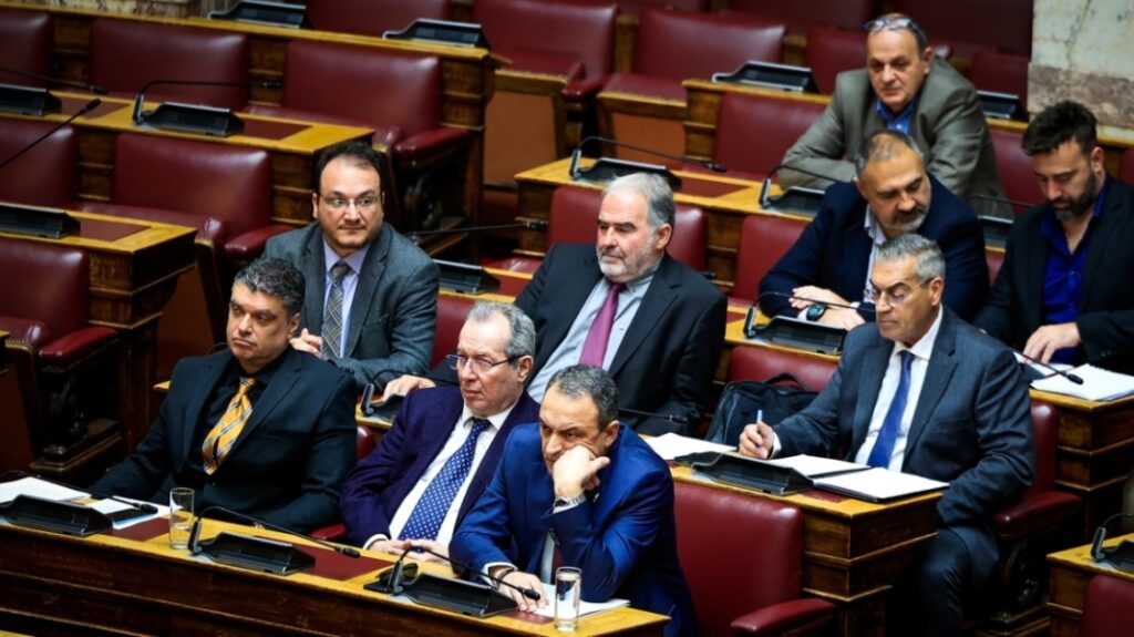 Σπαρτιάτες: Ποινική δίωξη κατά 11 βουλευτών και στον Κασιδιάρη για εξαπάτηση των εκλογέων
