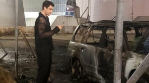 Γαλάτσι: Στις φλόγες τυλίχθηκε το αυτοκίνητο του ηθοποιού Γιώργου Αμούτζα - Δείτε βίντεο, φωτογραφίες