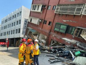 Ταιβάν: Πάνω από 600 άνθρωποι παραμένουν εγκλωβισμένοι μετά το σεισμό
