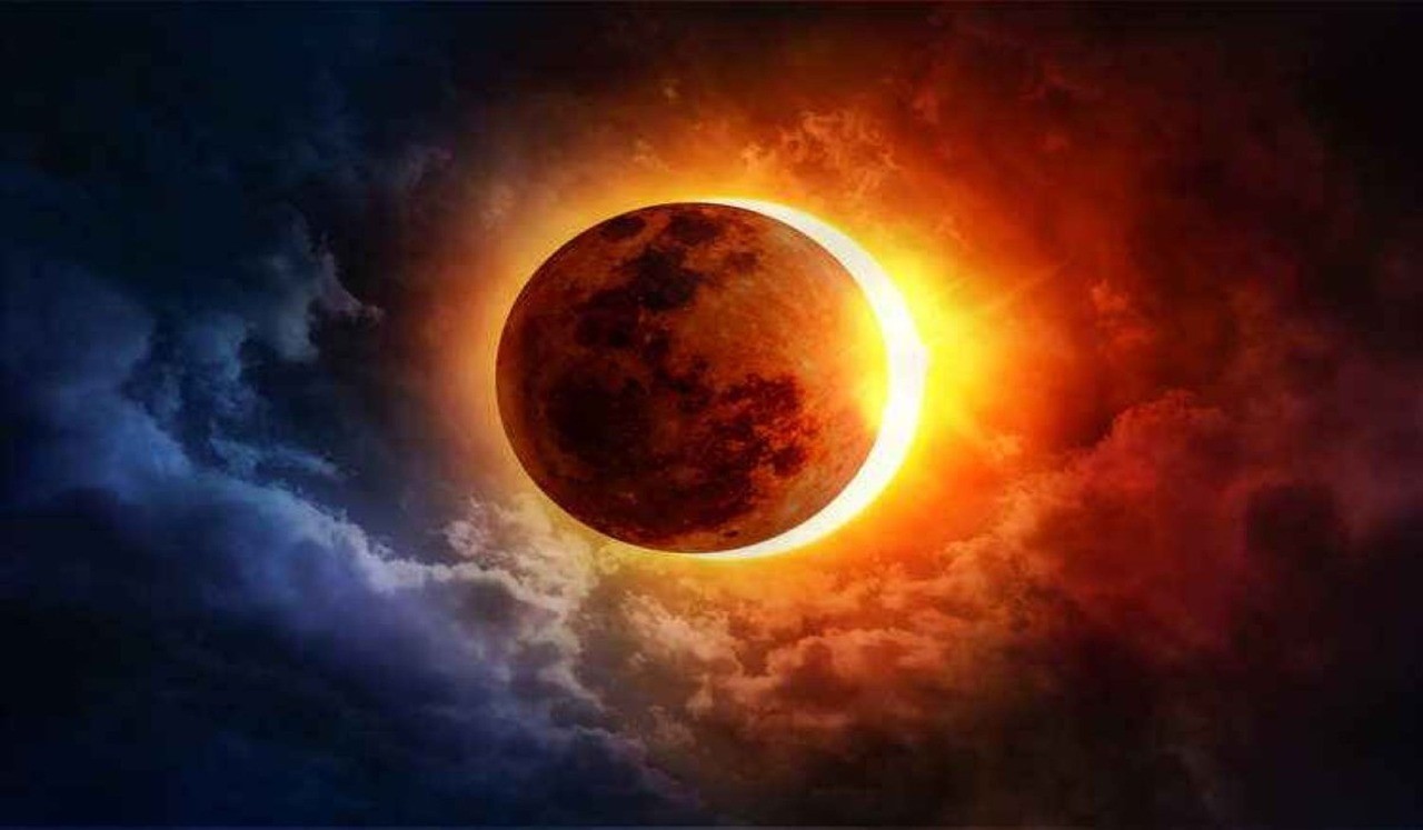 Ολική έκλειψη Ηλίου: Οργιάζουν οι θεωρίες συνωμοσίας