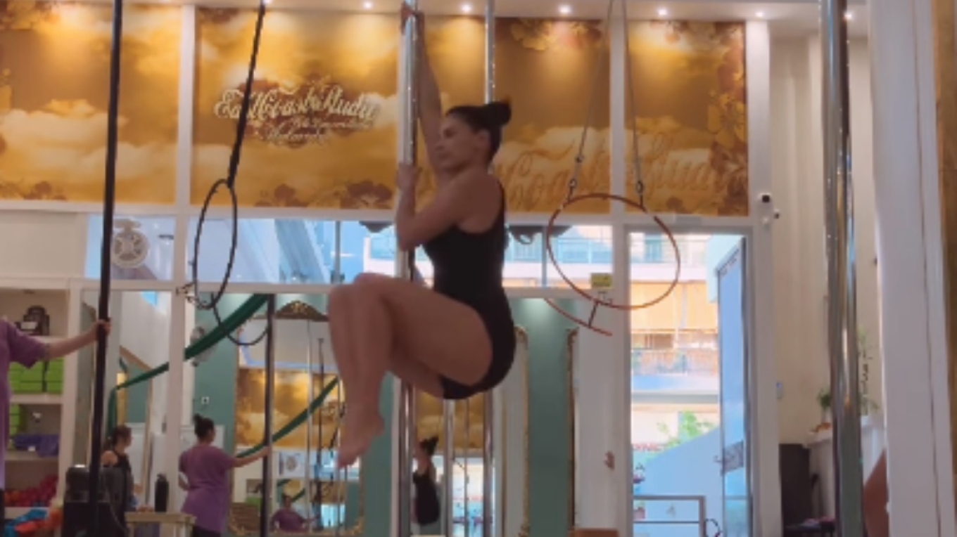 Χριστίνα Μπόμπα: Κάνει pole dancing