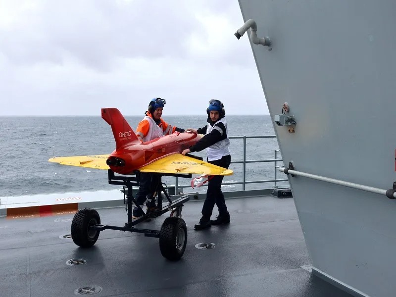 Ηράκλειο: Είδαν drone να ξεβράζεται στην παραλία και νόμιζαν ότι είναι βόμβα από το Ιράν