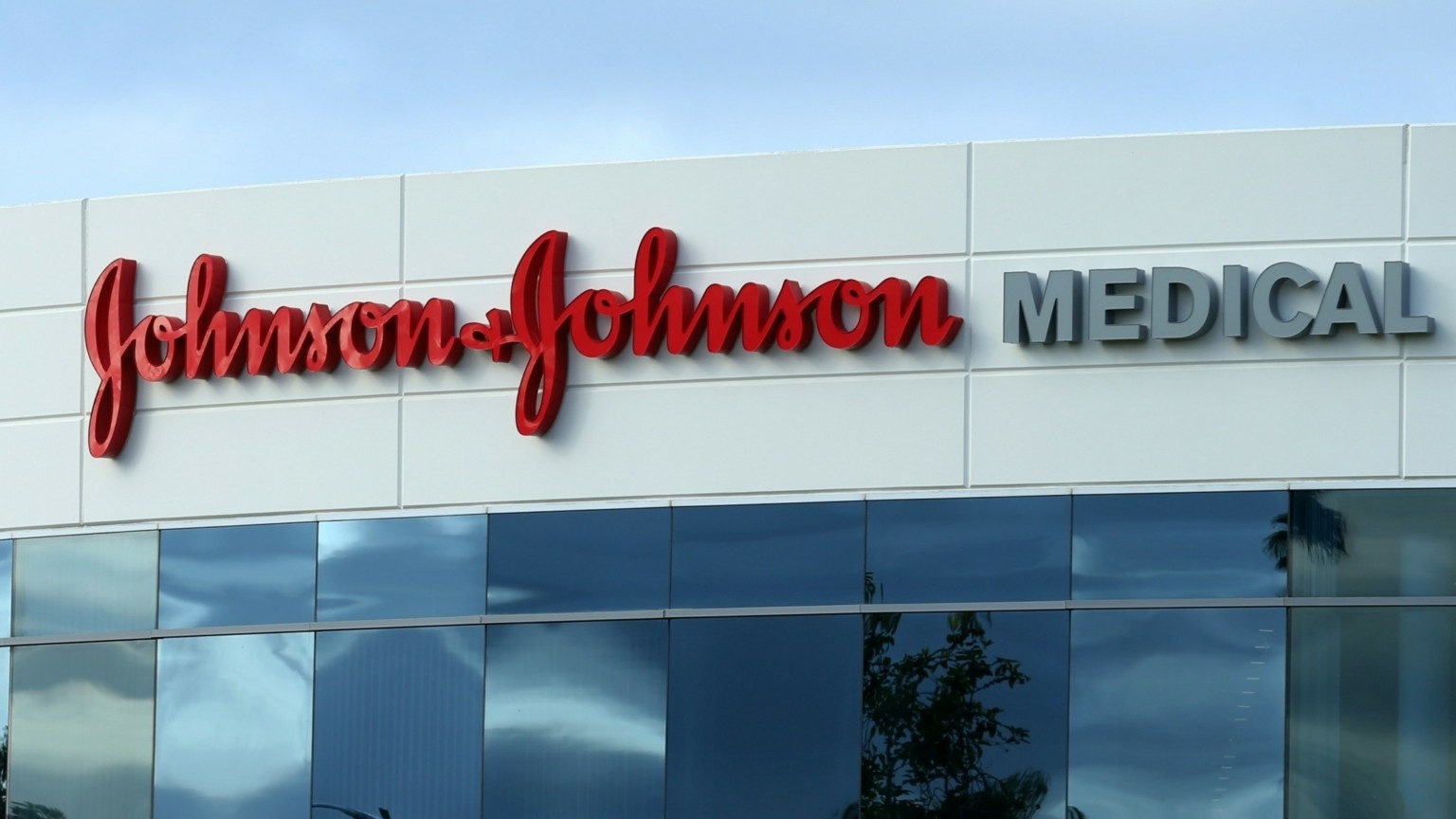 Johnson & Johnson: Ξεπέρασαν τις εκτιμήσεις τα κέρδη – Στα $13,6 δισ. οι πωλήσεις φαρμάκων