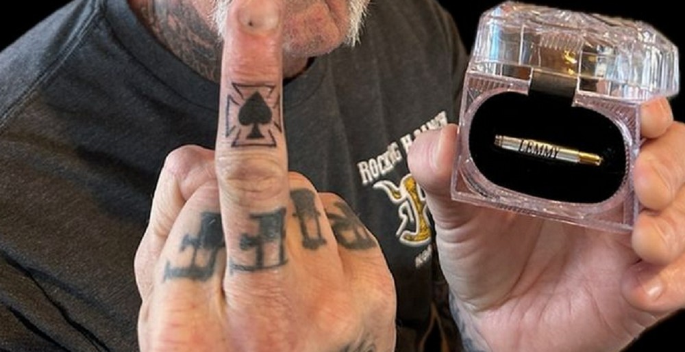 Ο James Hetfield των Metallica έκανε τατουάζ από τις... στάχτες του Lemmy των Motörhead