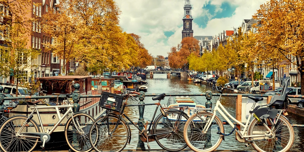Και το Άμστερνταμ παίρνει μέτρα για τον υπερτουρισμό: Απαγορεύει να χτιστούν νέα ξενοδοχεία