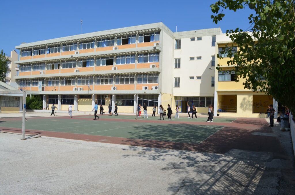 Ωρωπός: 15χρονος τραυμάτισε με μαχαίρι συνομήλικό του έξω από Επαγγελματικό Λύκειο