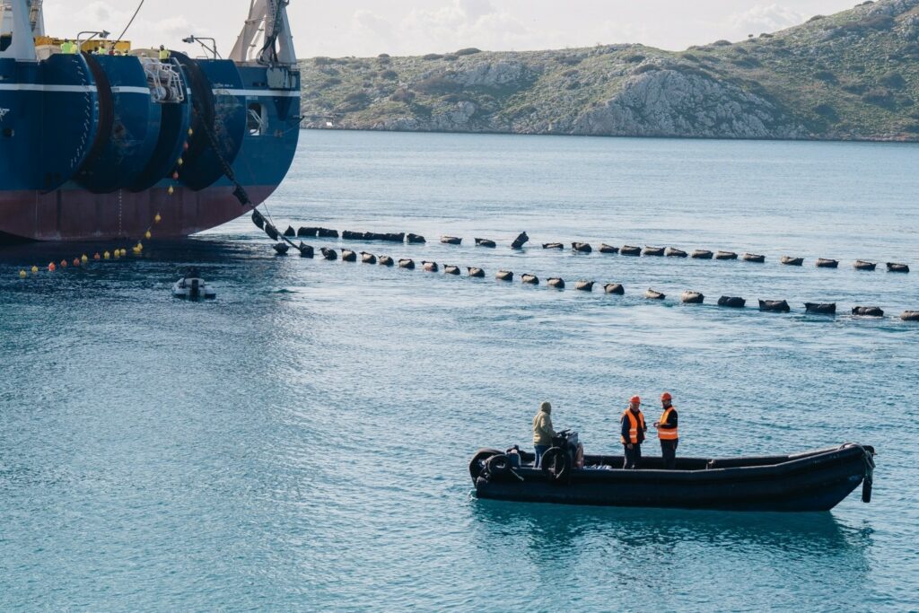 ΑΔΜΗΕ: Αποχωρεί η Macquarie από τον διαγωνισμό για την Αριάδνη Interconnection - Ηλεκτρική διασύνδεση Κρήτης-Αττικής