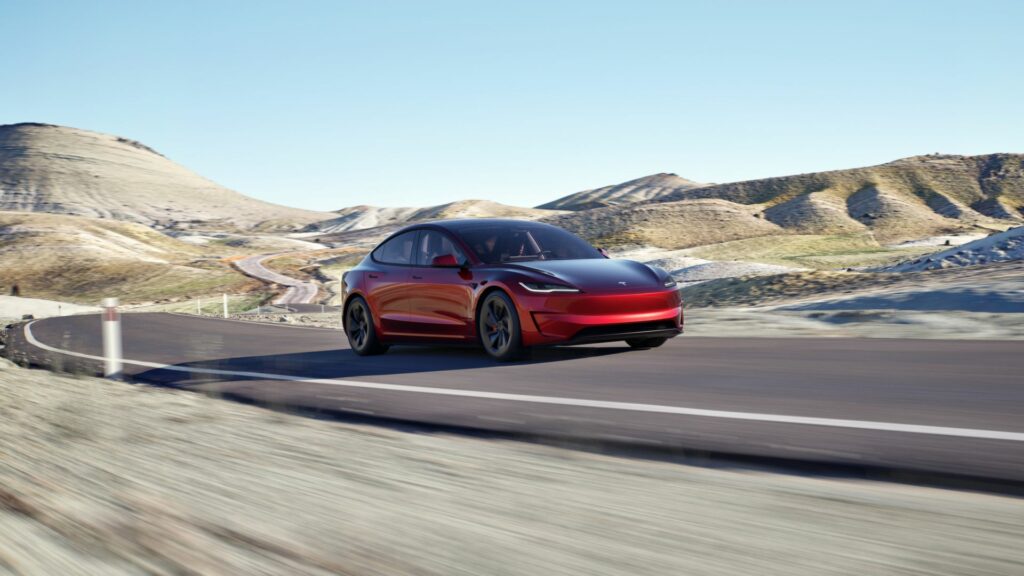 Tesla Model 3 Performance: Σπάει τα χρονόμετρα (βίντεο)