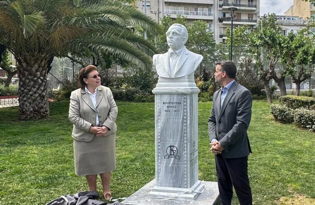 Φιλοποίμην Φίνος: Τα αποκαλυπτήρια της προτομής του στο πάρκο του σταθμού Λαρίσης