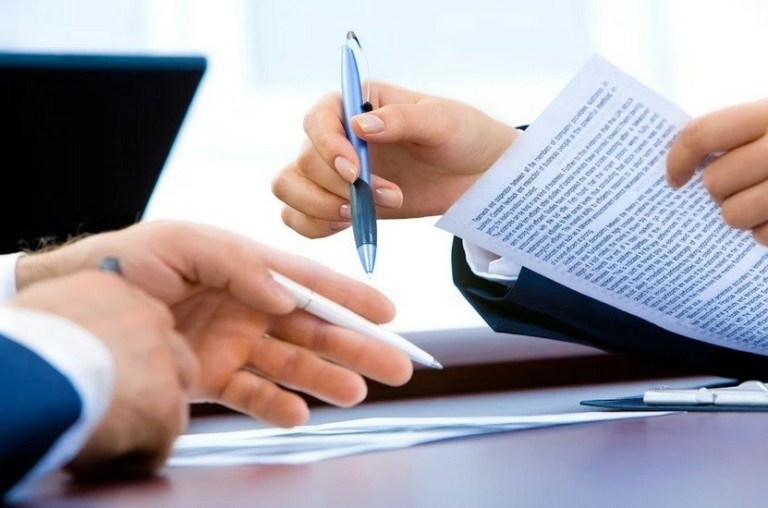 240426164151_contract-sign-23-768×508-1
