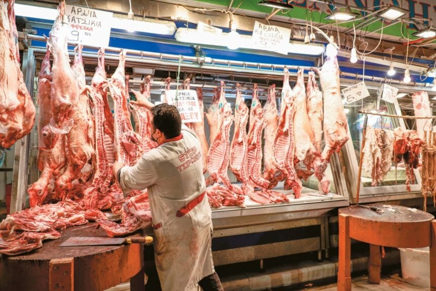 Στόχος μας η προστασία παραγωγών και καταναλωτών, λέει ο Αυγενάκης