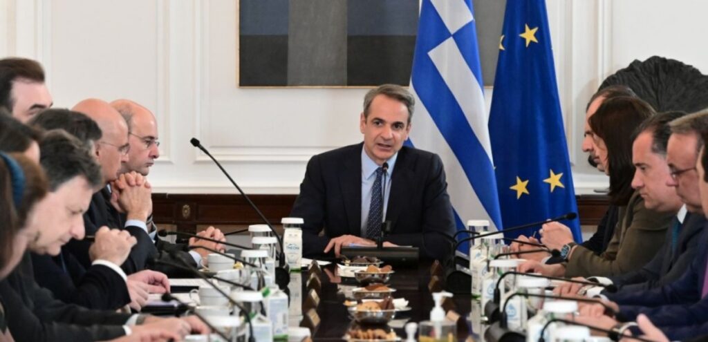 Κυριάκος Μητσοτάκης: Ειδικό μπόνους παραγωγικότητας στο Δημόσιο – «Επιβραβεύουμε τους δημόσιους υπαλλήλους»