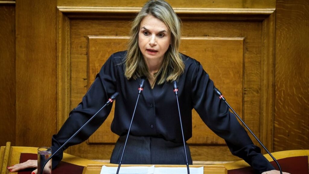 Μιλένα Αποστολάκη: Η συγκάλυψη συνεχίζεται για τα Τέμπη