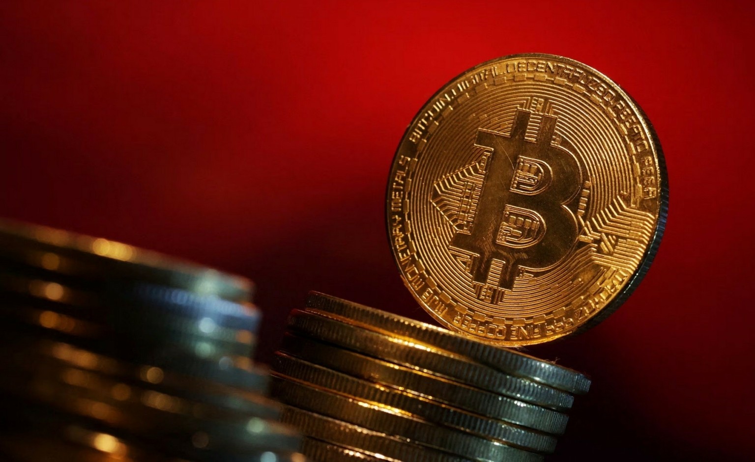 Προβλήματα για τις αγορές φέρνει η πρόσφατη πτώση της αξίας του bitcoin