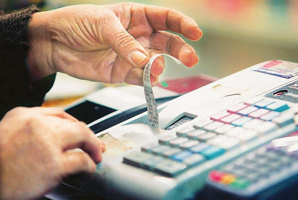 Περιορισμός φοροδιαφυγής και αυξήσεις μισθών οι δυο κύριες πηγές αύξησης των εσόδων του προϋπολογισμού το 2024