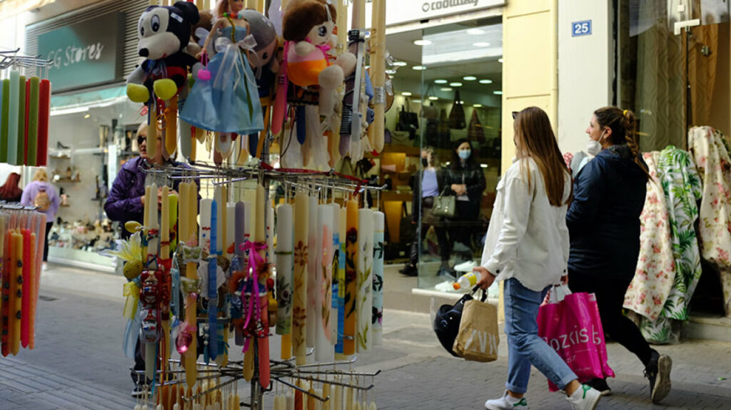 Την Κυριακή του Πάσχα, τη Δευτέρα και την Τρίτη τα καταστήματα θα είναι κλειστά.