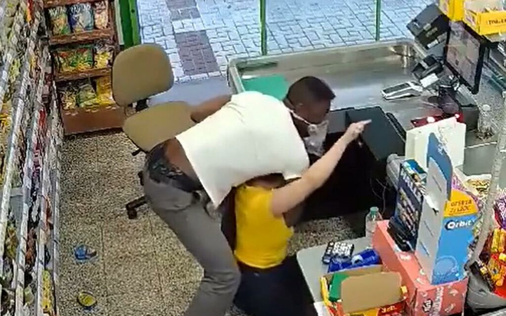 Ισπανία: 40χρονός επιχείρησε να πνίξει υπάλληλο σούπερ μάρκετ