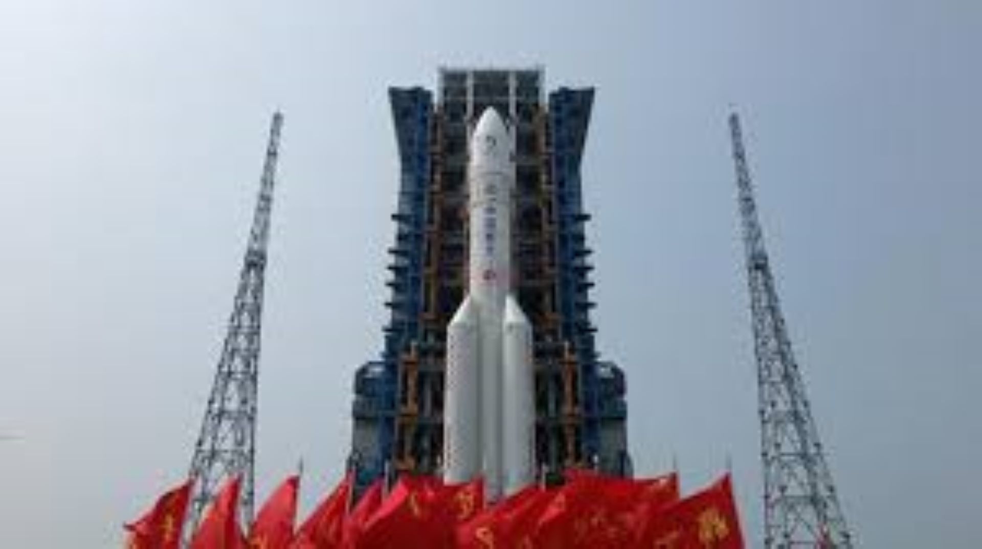 Κίνα: Εκτοξεύτηκε μη επανδρωμένο διαστημόπλοιο που θα φέρει δείγματα στη Γη