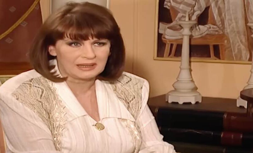 Άννα Παναγιωτοπούλου: «Τσοκαρίες», «Τι είναι εδώ» και άλλες viral ατάκες που την έκαναν κωμικό είδωλο