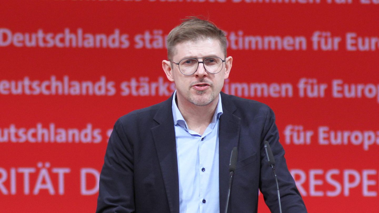 Ξυλοκοπήθηκε Γερμανός υποψήφιος ευρωβουλευτής με τους σοσιαλδημοκράτες την ώρα που έκανε αφισοκόλληση