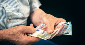 Συντάξεις Ιουνίου: Πότε καταβάλλονται στους συνταξιούχους