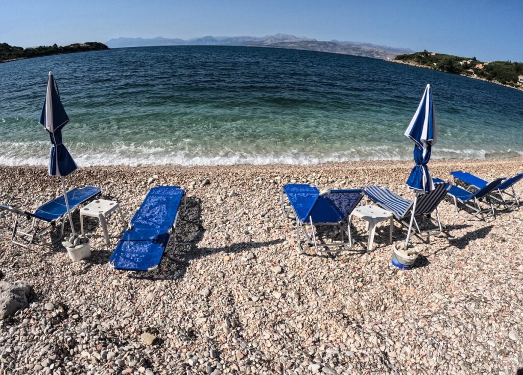 Προχωρούν οι ηλεκτρονικές δημοπρασίες για πάνω από 1.200 παραχωρήσεις σε παραλίες