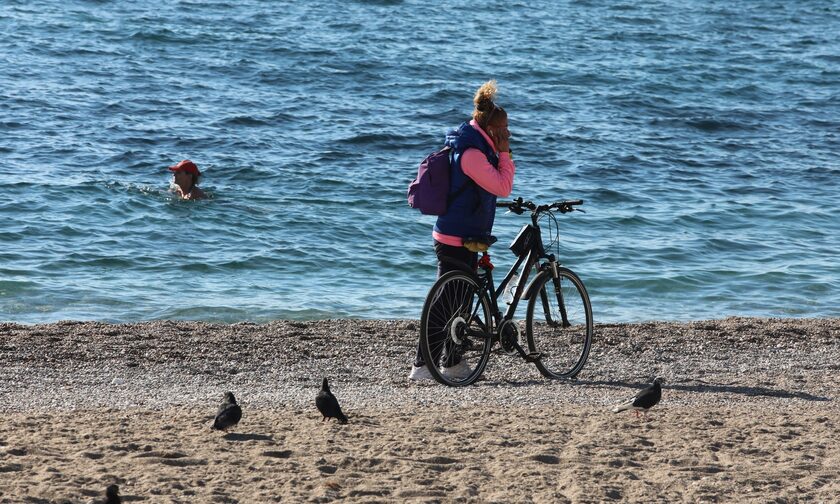 Καιρός: Χαμηλές θερμοκρασίες και βροχές το Σάββατο – Σε ποιες περιοχές θα ανοίξουν οι ουρανοί