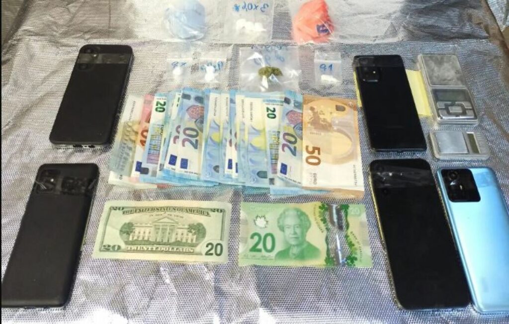 Εξαρθρώθηκε συμμορία που διακινούσε κοκαΐνη και κάνναβη στην Αθήνα