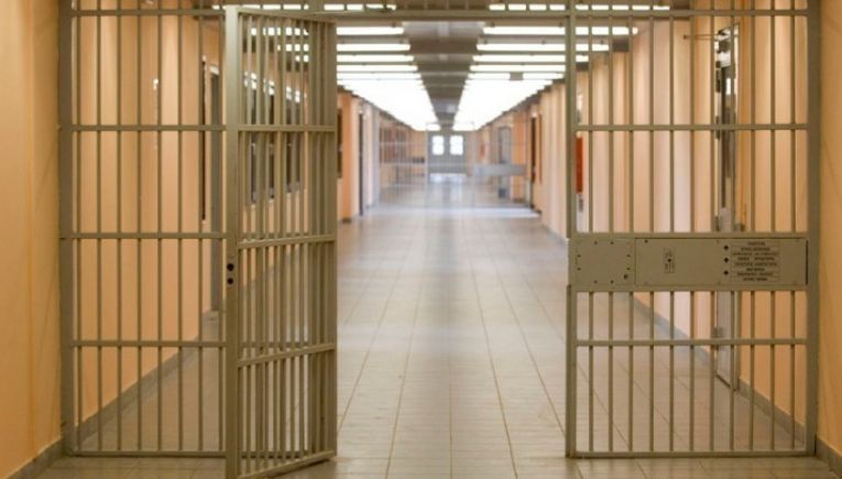 Θεσσαλονίκη: Στη φυλακή μητέρα που βρισκόταν σε κατάσταση μέθης ενώ ήταν μόνη με την 7χρονη κόρη της