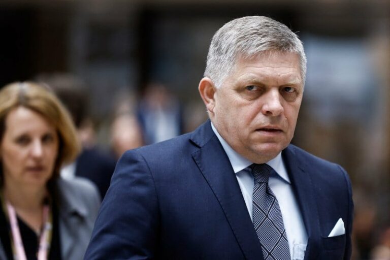 Σλοβακία: Ο πρωθυπουργός Φίτσο υποβλήθηκε σε νέα επέμβαση - Η κατάστασή του παραμένει σοβαρή