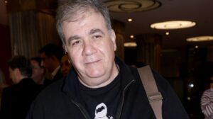 Δημήτρης Σταρόβας: Το ιδιόχειρο σημείωμά του μέσα από το νοσοκομείο -Με ένα σύμβολο