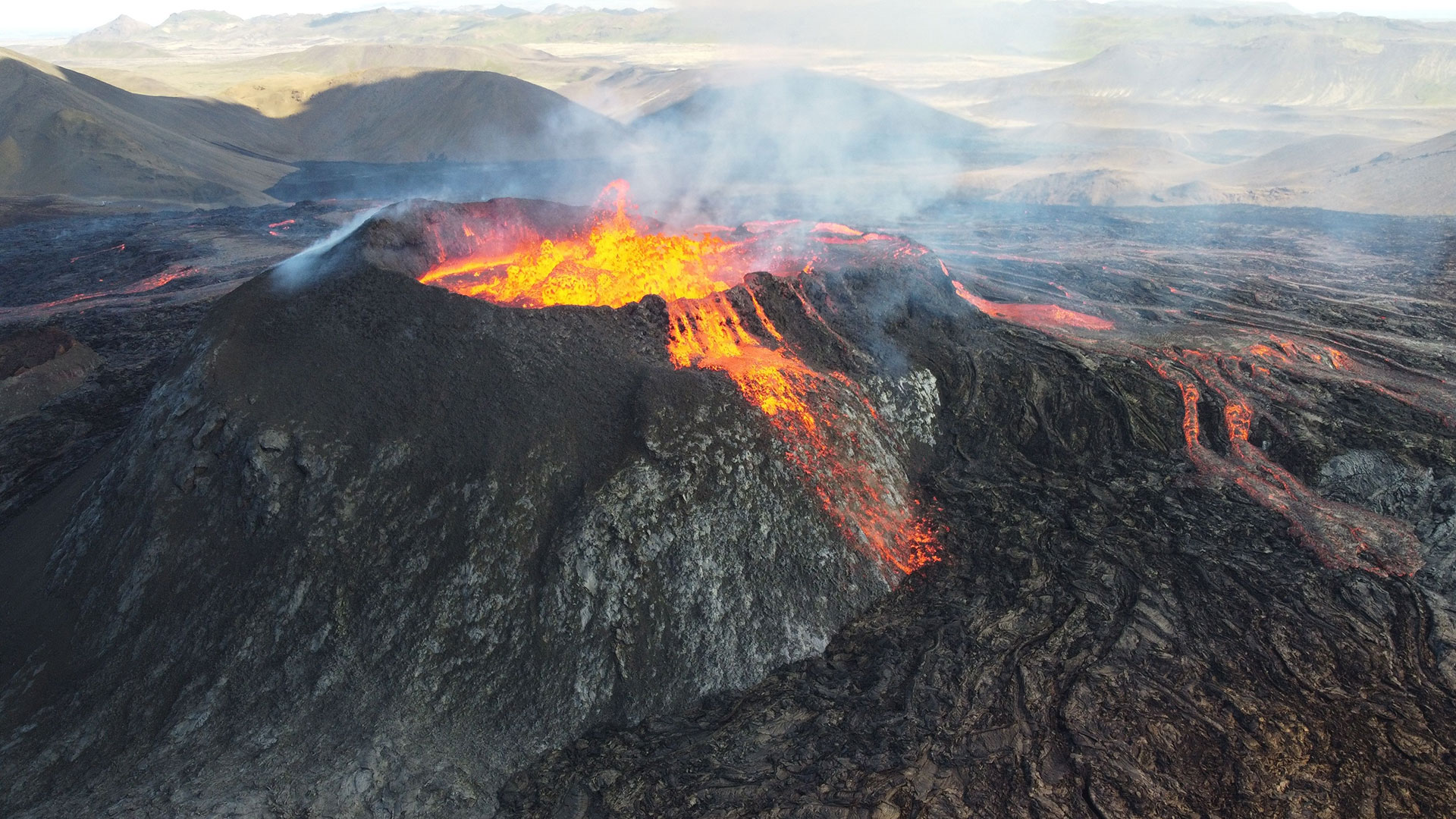 νδονησία: 7 χωριά εκκενώθηκαν με την έκρηξη του ηφαιστείου Ίμπου