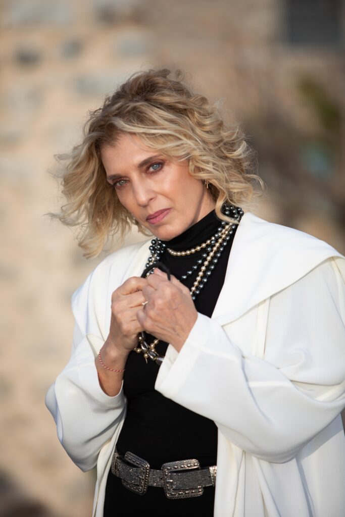 Ό,τι Αγαπήσαμε Αντέχει!”- 30 Χρόνια Κρινιώ Νικολάου