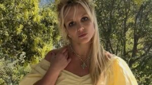 Προκαλεί ξανά η Μπρίτνεϊ Σπίαρς: Ποζάρει γυμνή στη θάλασσα