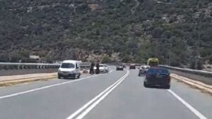 Χαλκίδα: Αυτό είναι το σημειωματάριο των εφοριακών της ΔΟΥ με τα ονόματα και τα ποσά -«Έχει λεφτουδάκια»