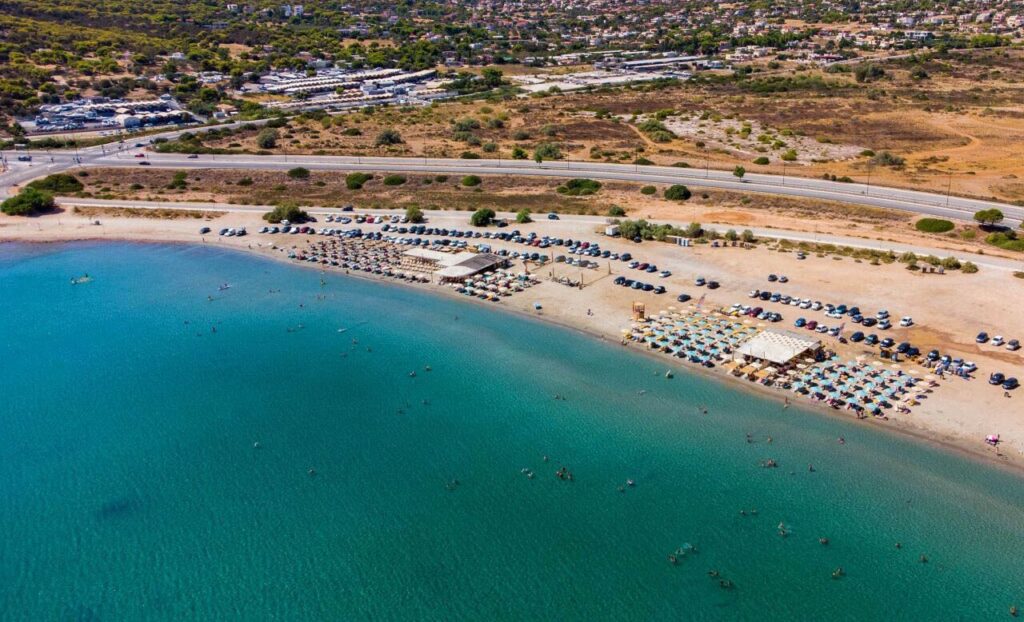 myCoast: Κατήγγειλαν μέχρι και το… «Σύνταγμα» ως αυθαίρετη παραλία