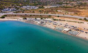 myCoast: Κατήγγειλαν μέχρι και το… «Σύνταγμα» ως αυθαίρετη παραλία