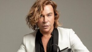 Τρύφωνας Σαμαράς: Ξεκινάω δίαιτα το πρωί και τη χαλάω το βράδυ, έχω πατήσει τα 100 κιλά