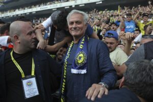 Ζοσέ Μουρίνιο: Tο «χρυσό» διετές συμβόλαιο στη Φενέρμπαχτσε