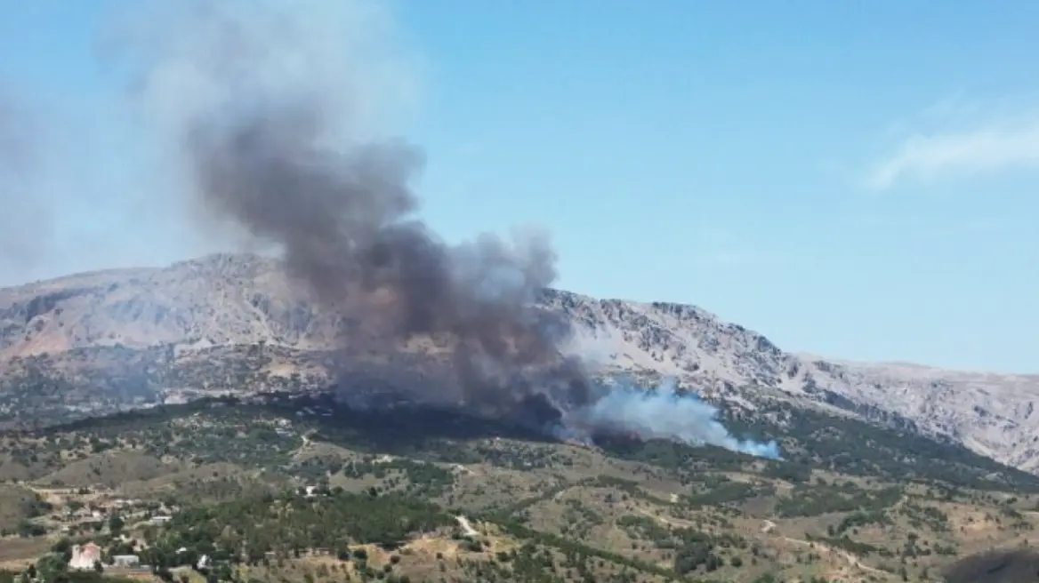 Χίος: Φωτιά σε δασική έκταση εστάλη 112, σηκώθηκαν και εναέρια μέσα