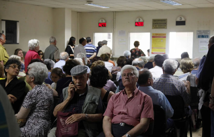 Ανατροπή με τις Συντάξεις Ιουλίου: Τι θα γίνει με την πληρωμή στους συνταξιούχους