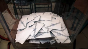 Στο 32,9% έφτασε το ποσοστό προσέλευσης των ψηφοφόρων στις κάλπες για τις ευρωεκλογές μέχρι και τις 17:30