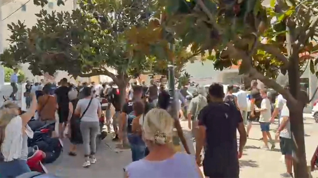 Ηλεία- Δολοφονία 11χρονης: Επεισόδια κατά τη μεταγωγή του δράστη στον εισαγγελέα